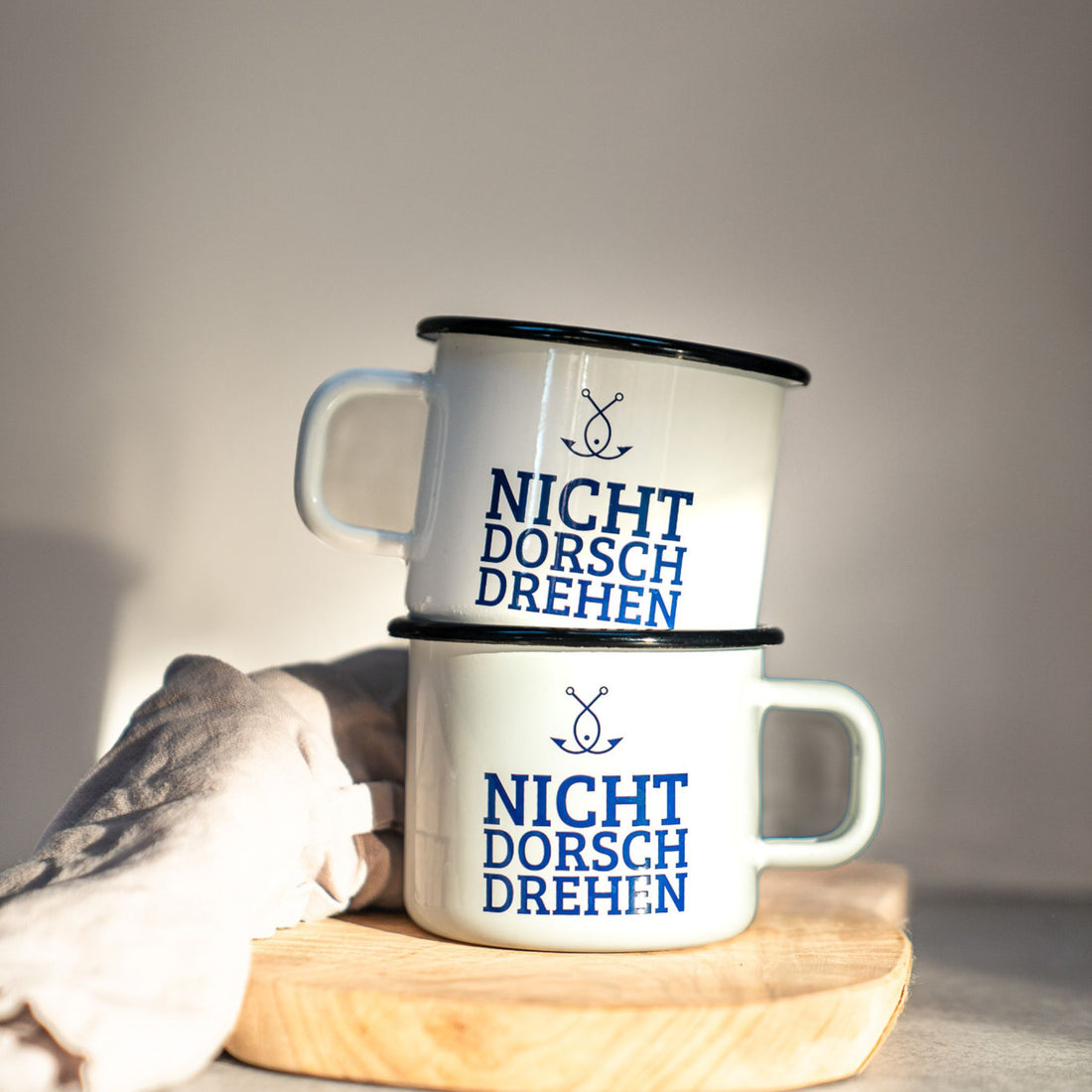 Emaillebecher NICHT DORSCHDREHEN im Set – robuster Becher mit maritimem Design