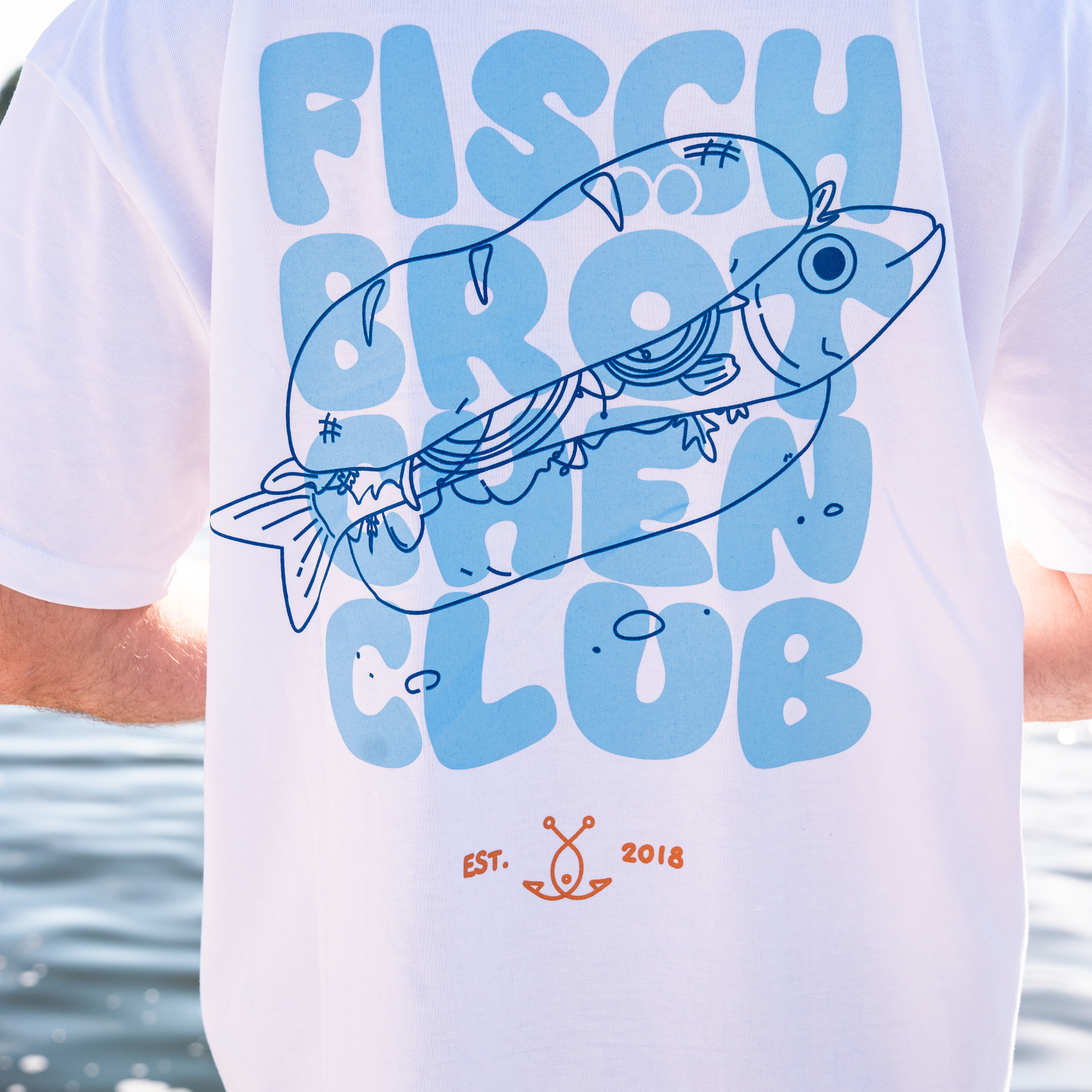 Fischbrötchenclub T-Shirt Detailansicht Rücken-Print mit Schriftzug